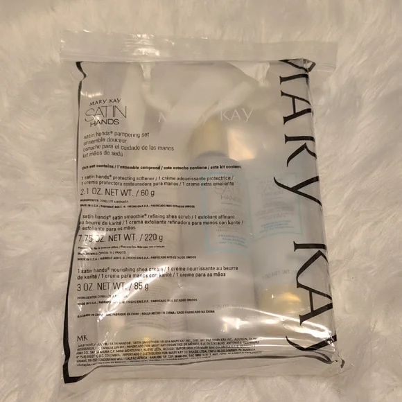 Mary Kay Satin Hands Trio - Picture 4 of 10